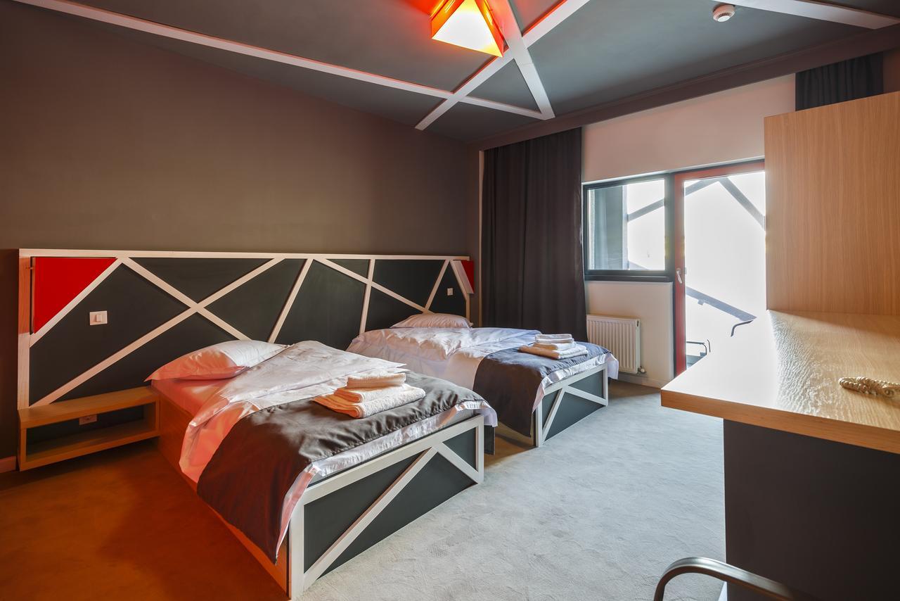 Net Hotel ปีเตช ภายนอก รูปภาพ