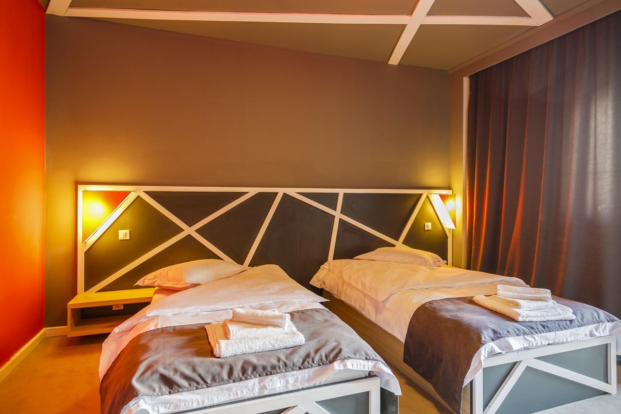 Net Hotel ปีเตช ภายนอก รูปภาพ