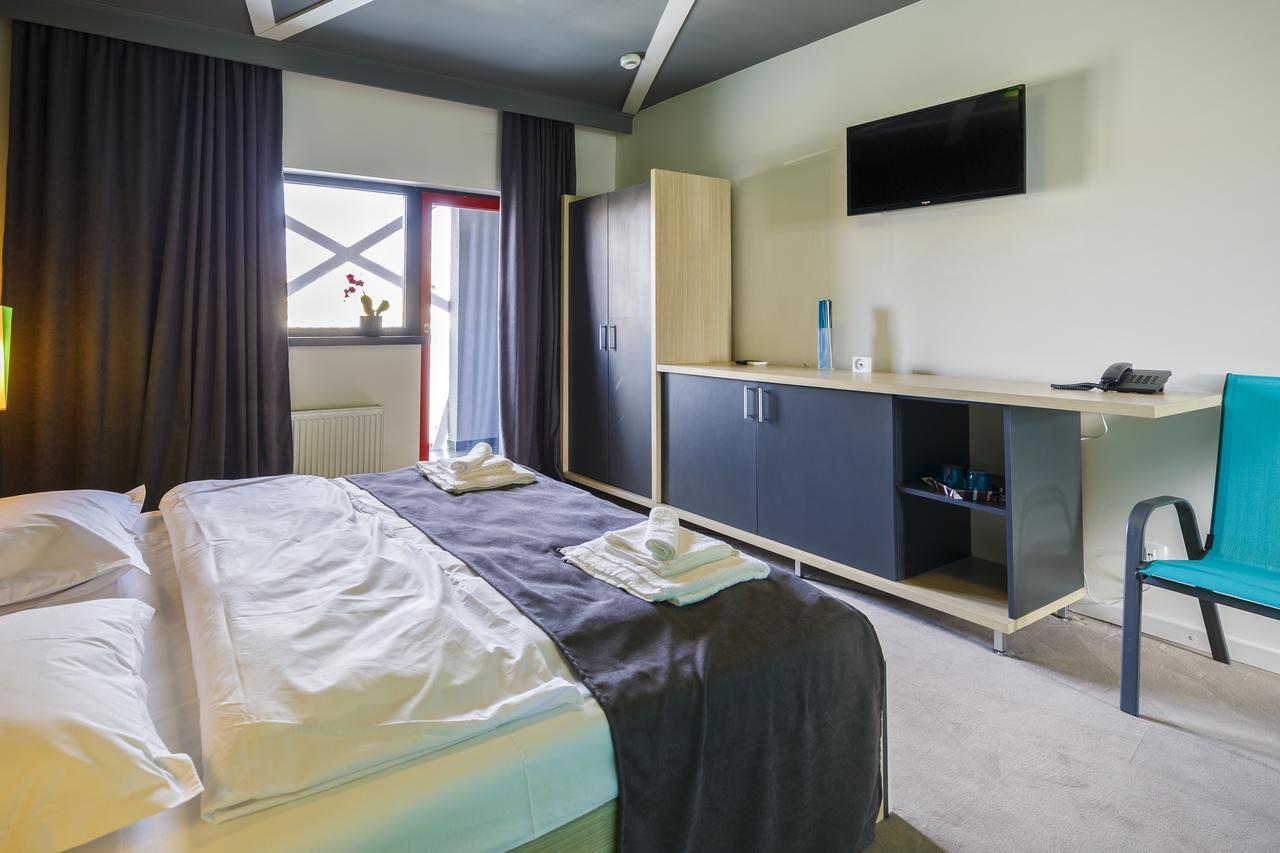Net Hotel ปีเตช ภายนอก รูปภาพ
